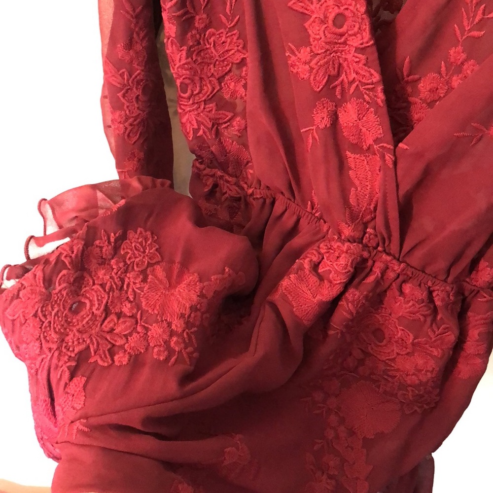 NWT showpo no filter play suit in wine lace rare romper sheer long sleeve small - Picture 14 of 16